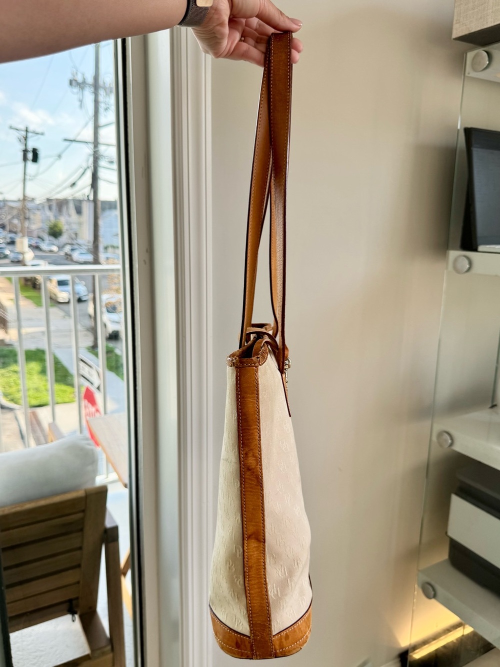 Vintage Dooney & Bourke Signature Monogram Canvas Tote Bag – Cream & Tan - Picture 3 of 16